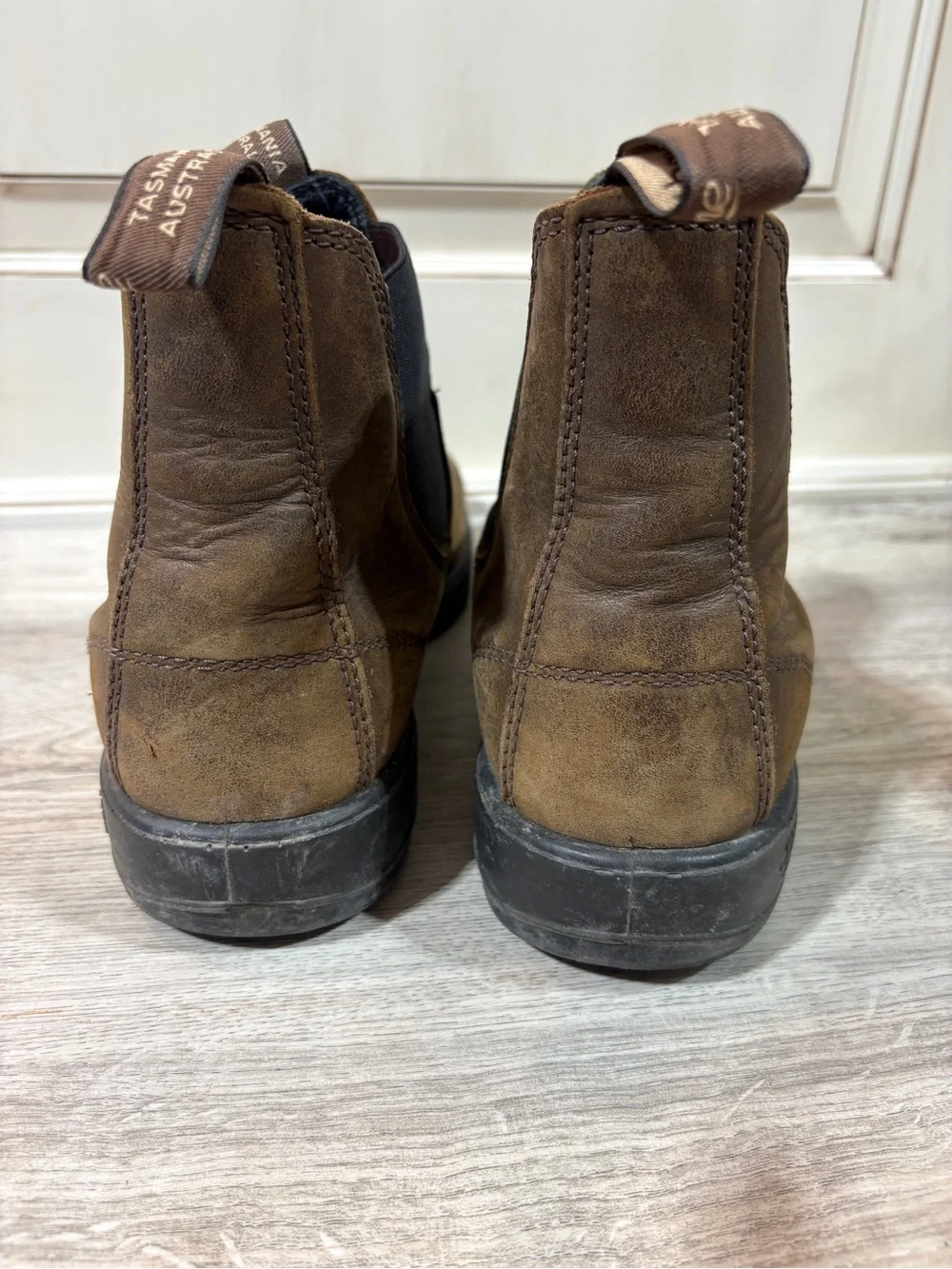 Blundstone Boots Mens 9.5 Classic Chelsea Rugged Western Work Comfort Outdoor